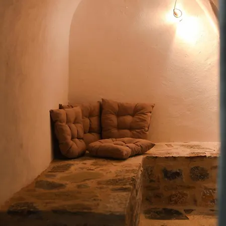 Basil Tree Stonehouse Flomochori