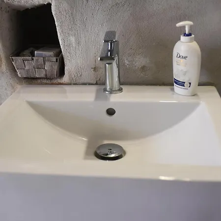 Basil Tree Stonehouse *