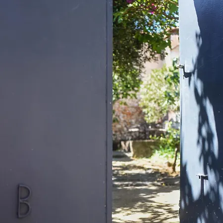 Дом отдыха Basil Tree Stonehouse *