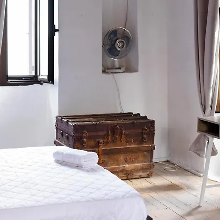 Basil Tree Stonehouse Flomochori