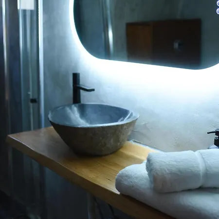 Basil Tree Stonehouse *