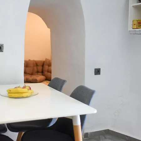 Basil Tree Stonehouse Дом отдыха Flomochori