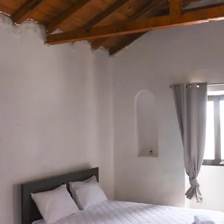 Дом отдыха Basil Tree Stonehouse Flomochori