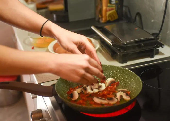 Basil Tree Stonehouse Flomochori