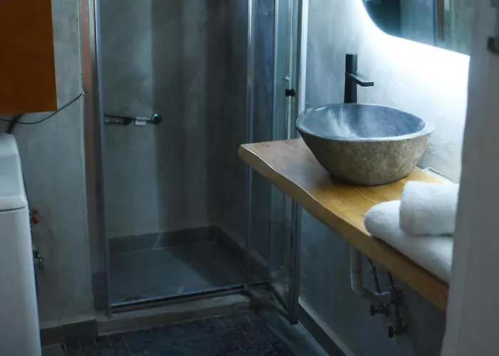 Basil Tree Stonehouse Hébergement de vacances Flomochori