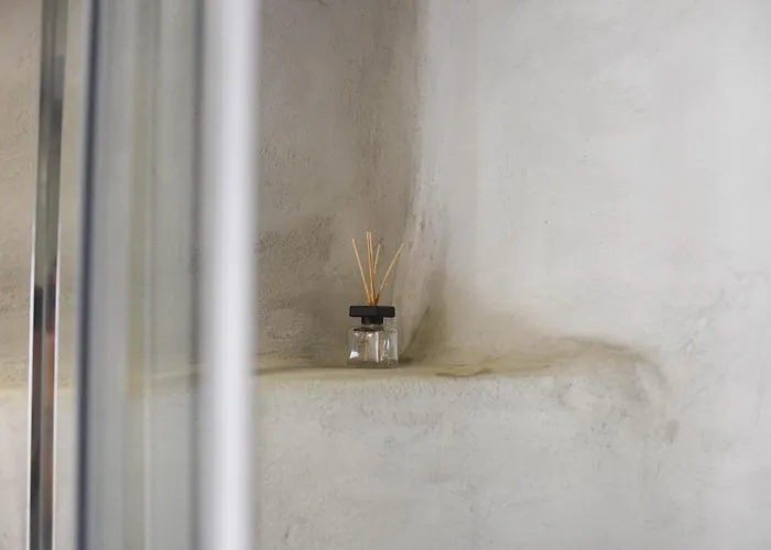 Basil Tree Stonehouse * Flomochori