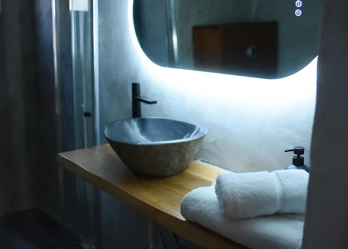 Basil Tree Stonehouse *