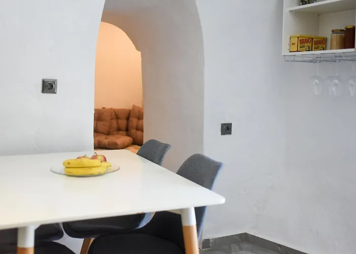 Basil Tree Stonehouse Hébergement de vacances Flomochori