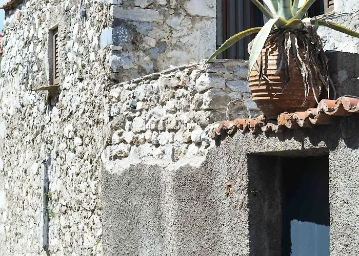 Basil Tree Stonehouse Casa de Férias Flomochori